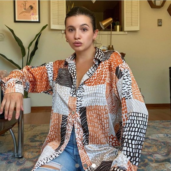 NWOT Abstract print satin button up blouse - Picture 4 of 4